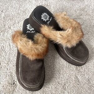 Yellow Box Brown Suede Slip On Clogs Faux Fur Trim Y2K Retro Platform